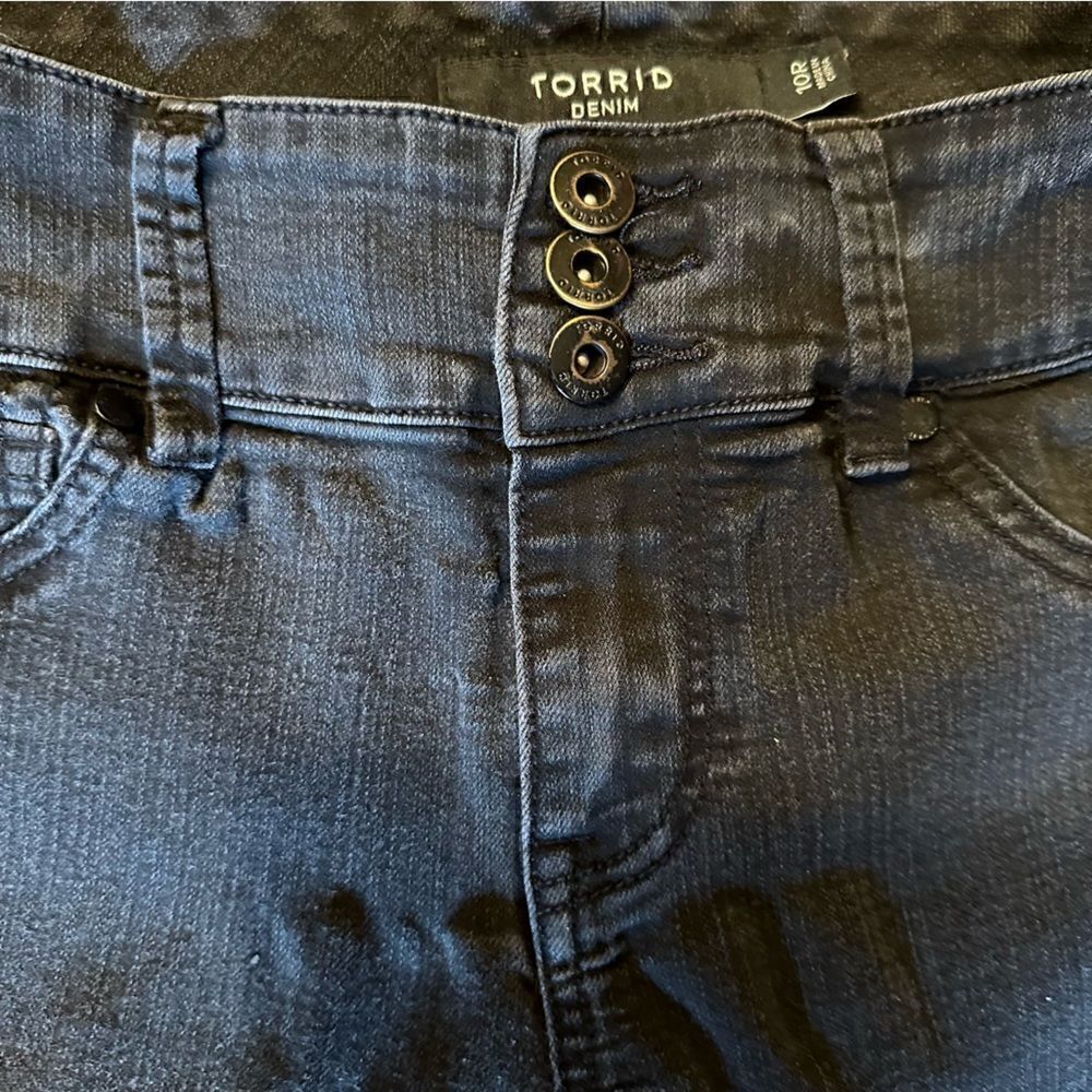 Torrid  Black Denim Skinny Jeans Sz 10R. VERY stretchy. - Picture 13 of 15